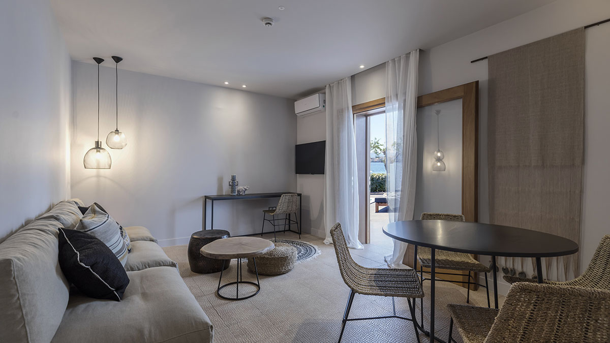 Two Bedroom Seafront Villa with Private Pool